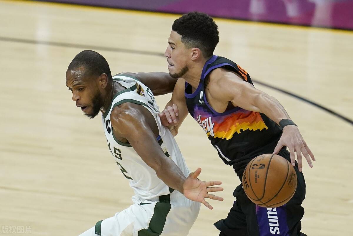 关于雄鹿客场负于开拓者，博格达诺维奇受伤离场的信息