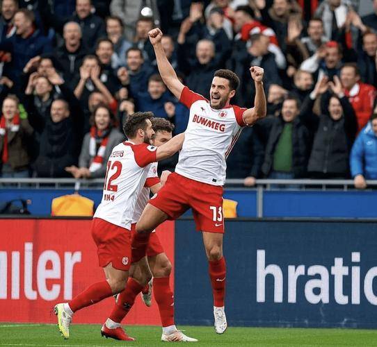 柏林赫塔客场逆袭，带走三分胜利