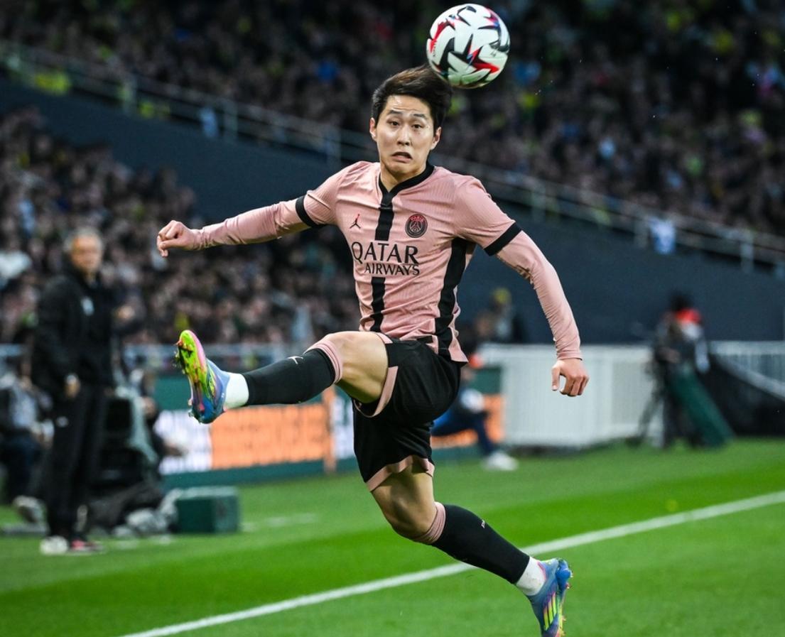 包含巴黎圣日耳曼将迎战南特：胜者将赢得宝贵三分的词条