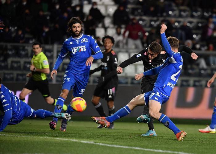 维罗纳主场负于亚特兰大，保级困境逐渐加深的简单介绍