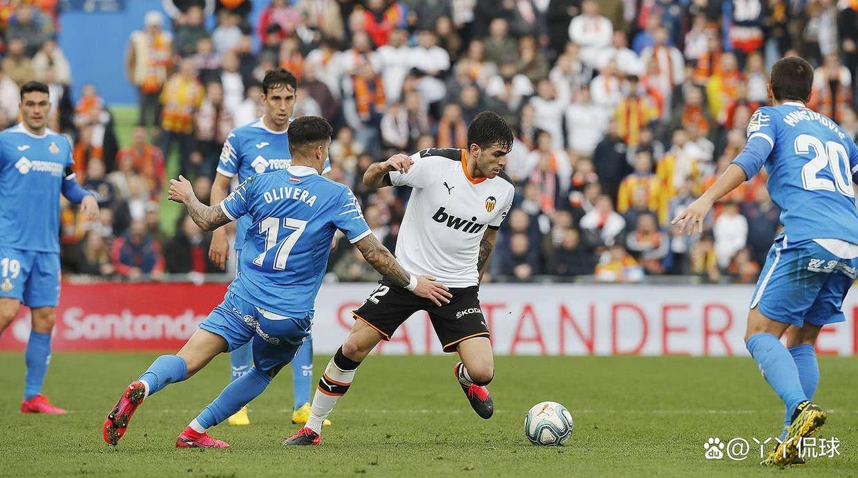瓦伦西亚豪取胜利，晋级下一阶段