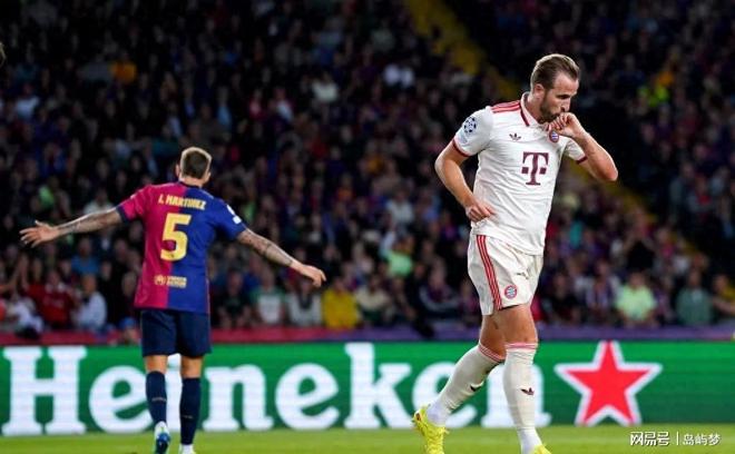 巴萨险胜拜仁，卡塞米罗完成帽子戏法的简单介绍