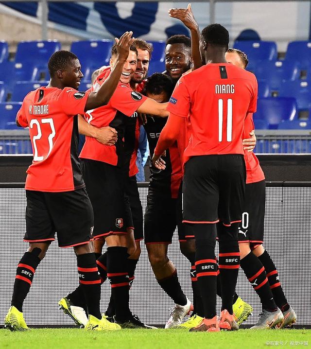 阿尔梅里亚取决于比利亚雷亚尔