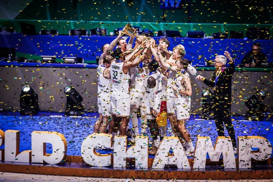 德国球队再次展现强大实力，赢得冠军奖杯的简单介绍