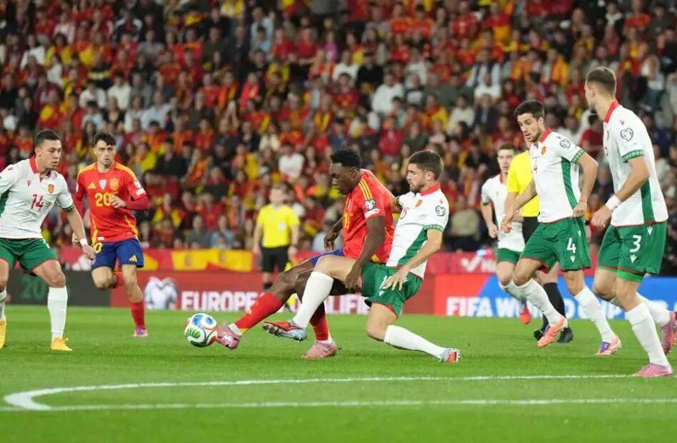 -英格兰球员面对葡萄牙球员，牢牢封堵