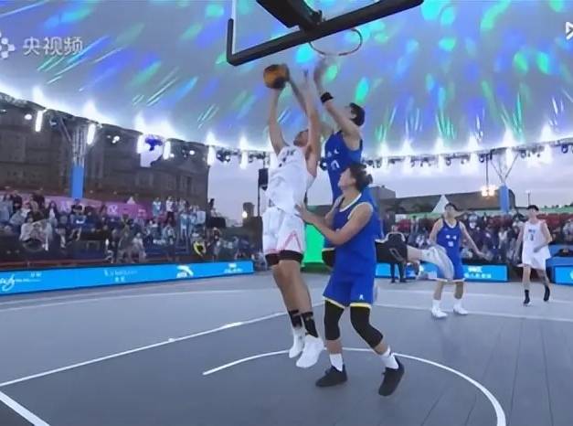 关于江苏队翻盘76人,王哲林统治全场的信息 关于江苏队翻盘76人,王哲林统治全场的信息